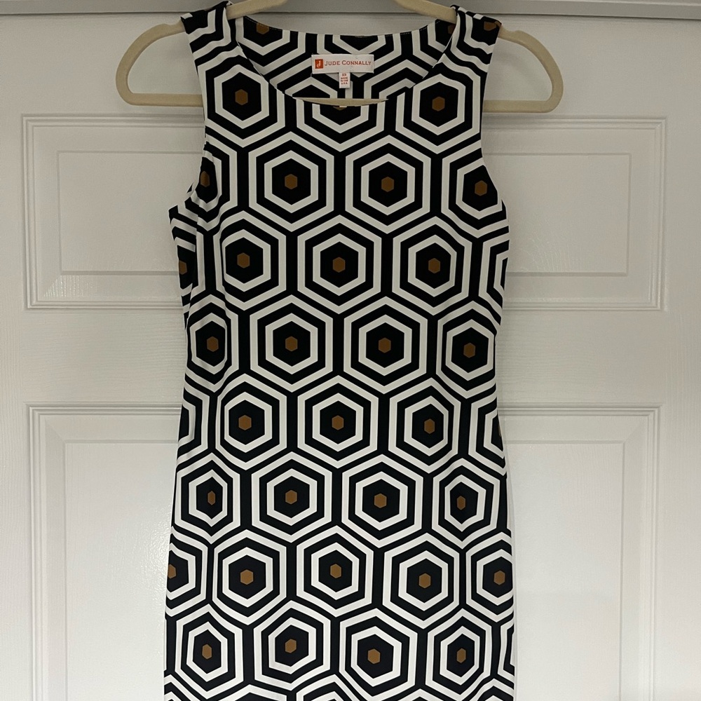 Short sleeve, brown, black and white dress